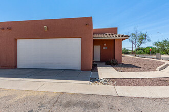 9040 E Spanyard Ct in Tucson, AZ - Building Photo - Building Photo