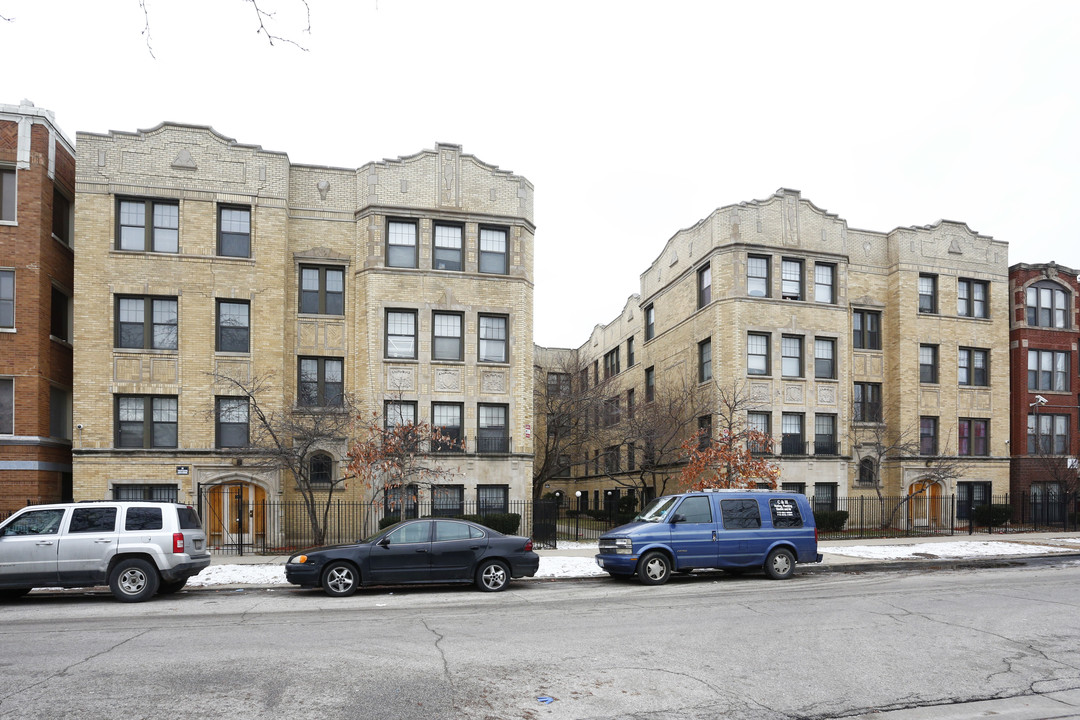 Clyde St Commons in Chicago, IL - Building Photo