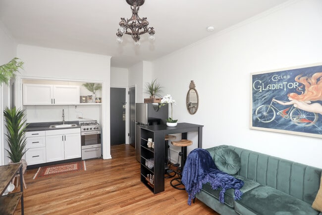 Devonshire Apartments in Downtown Indianapolis in Indianapolis, IN - Building Photo - Interior Photo