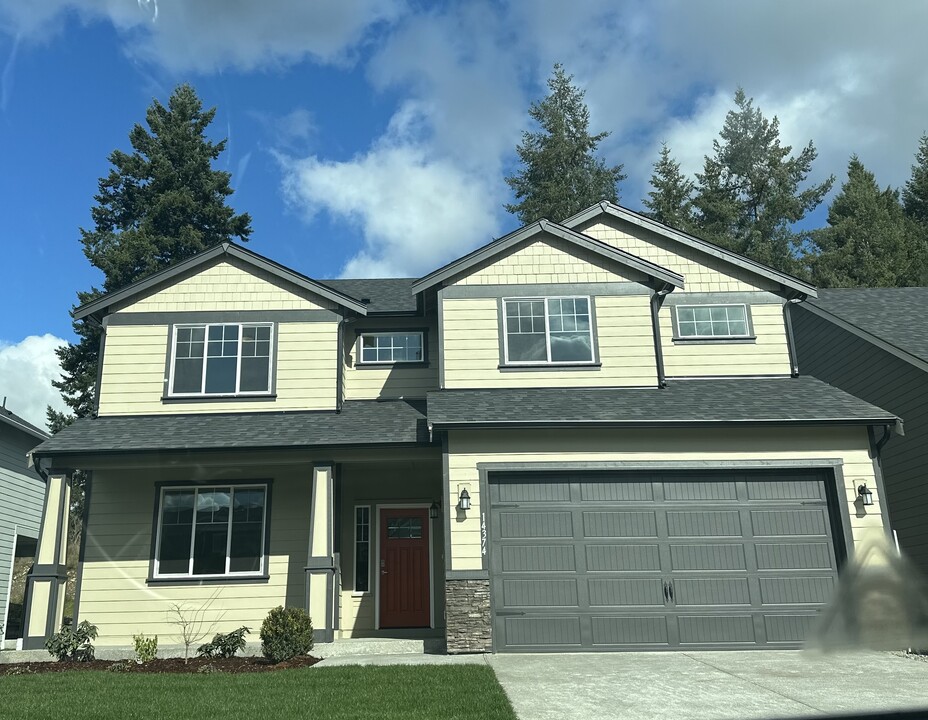 14374 98th Way SE in Yelm, WA - Building Photo