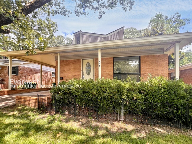property at 805 N Coolidge St