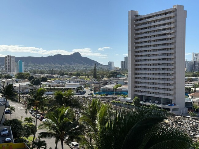 2724 Kahoaloha Ln in Honolulu, HI - Foto de edificio - Building Photo