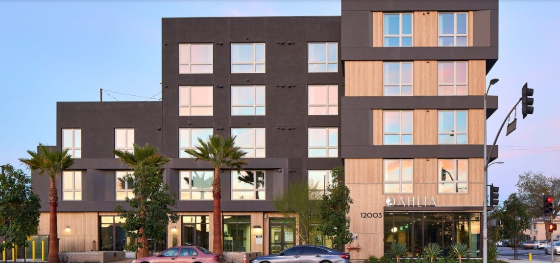 Dahlia Apartments in Los Angeles, CA - Building Photo