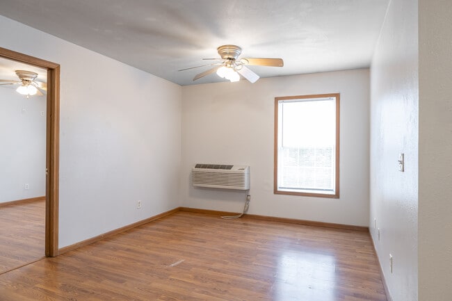 217 Twin Ridge Rd in Linn, MO - Foto de edificio - Interior Photo