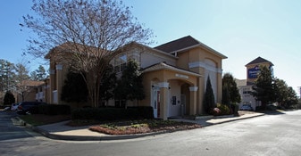 Furnished Studio - Durham