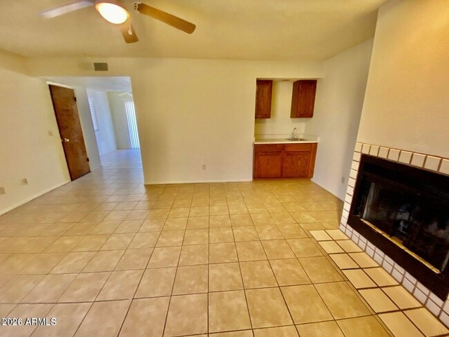 13643 N Hamilton Dr in Fountain Hills, AZ - Foto de edificio - Building Photo