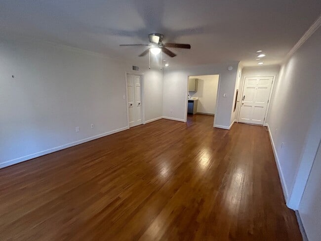 5516 Lakeshore Dr in Columbia, SC - Building Photo - Building Photo