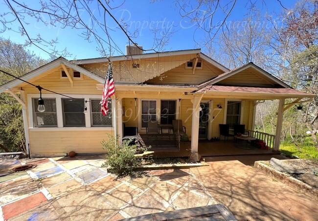 property at 220 W Sunset St