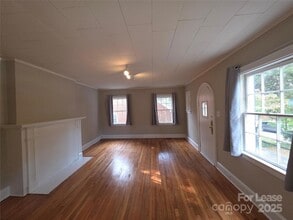 2429 Commonwealth Ave, Unit 1224 in Charlotte, NC - Building Photo - Building Photo