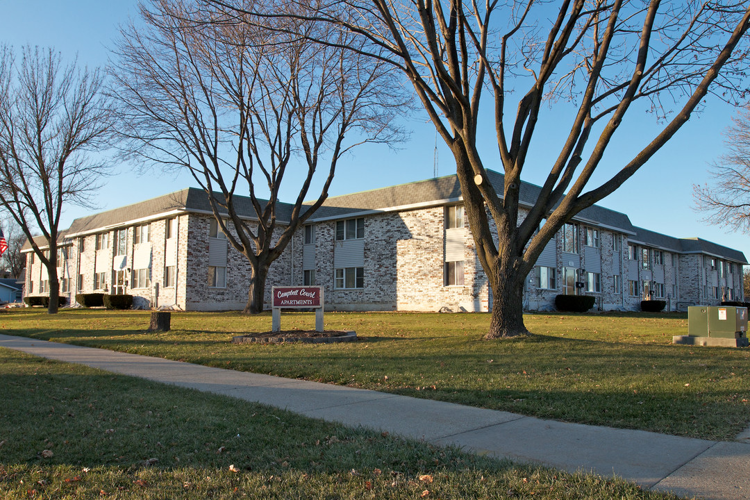 Campbell Court Apartments in Beaver Dam, WI - Building Photo