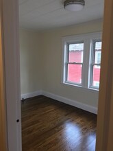 119 Burget Ave, Unit 2 in Medford, MA - Foto de edificio - Building Photo