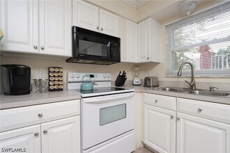 940 3rd St S in Naples, FL - Building Photo - Building Photo