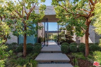 1335 Carla Ln in Beverly Hills, CA - Building Photo - Building Photo