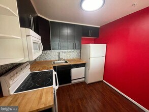 1 Smeton Pl in Towson, MD - Building Photo - Building Photo
