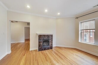 1346 W Estes Ave, Unit 2E in Chicago, IL - Building Photo - Building Photo