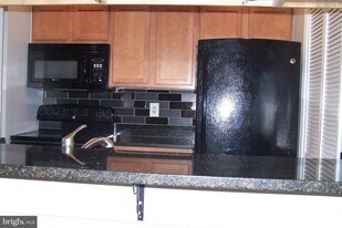 1029 N Stuart St in Arlington, VA - Building Photo