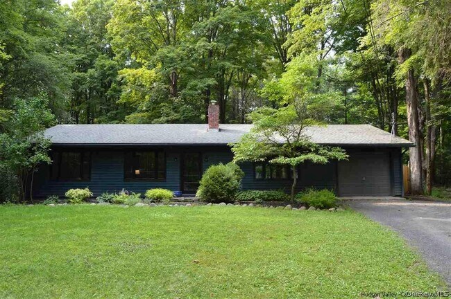 18 Marko Grove in Woodstock, NY - Building Photo - Building Photo