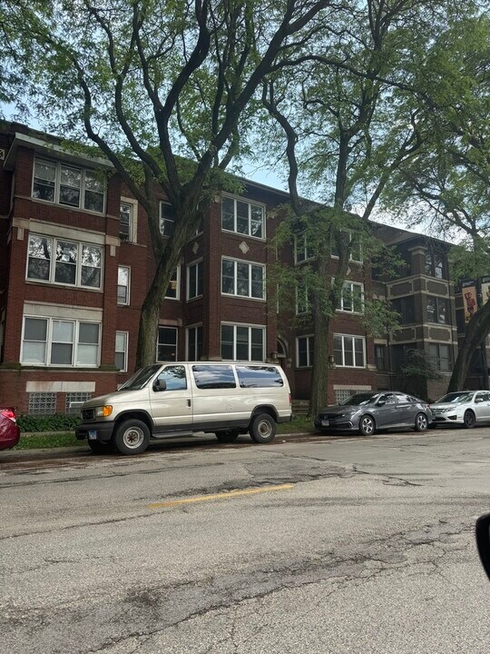 1217 E 53rd St in Chicago, IL - Building Photo
