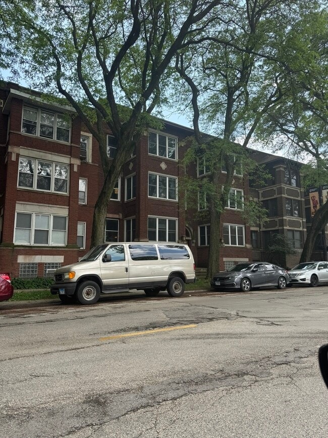property at 1217 E 53rd St