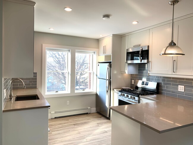 99-07 Ascan Ave in Queens, NY - Building Photo - Building Photo