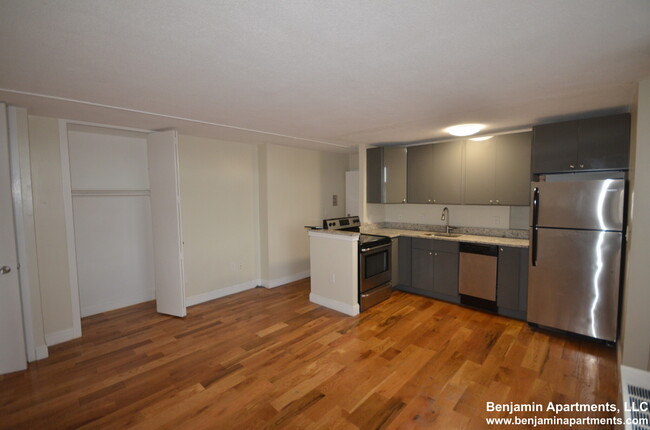 121 Trapelo Rd, Unit 33 in Belmont, MA - Building Photo - Building Photo