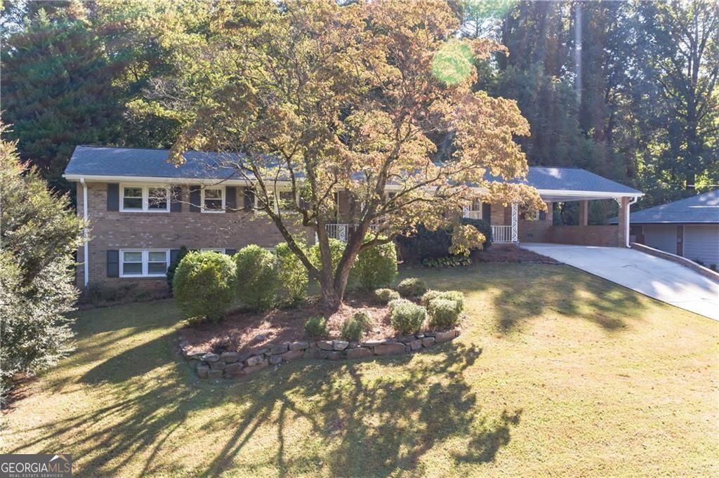 2317 Crestcliff Dr in Tucker, GA - Building Photo