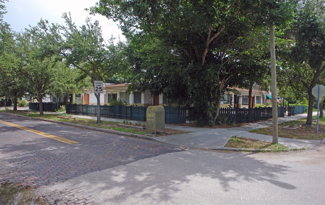 901 3rd St N in St. Petersburg, FL - Building Photo