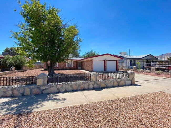 property at 5012 Salem Dr