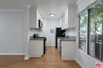 2636 Kansas Ave in Santa Monica, CA - Building Photo - Building Photo