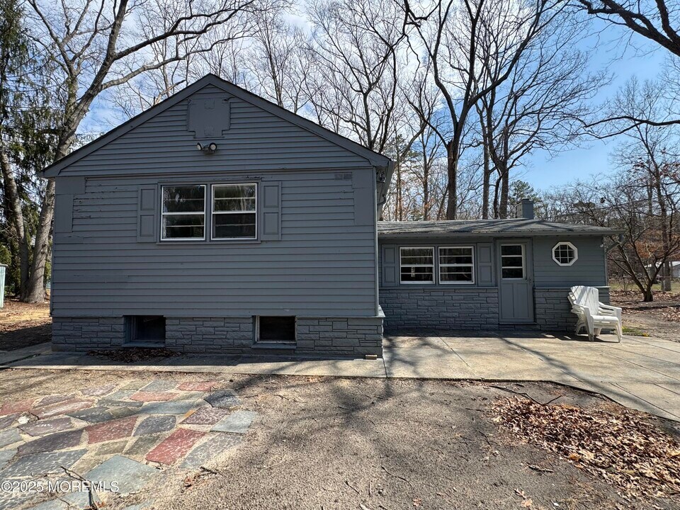 305 Cherry St in Jackson Township, NJ - Building Photo