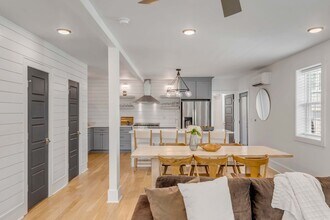 404 Sumter St in Charleston, SC - Building Photo - Building Photo