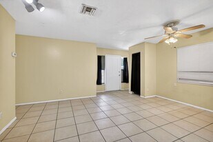 4487 Wheatley St in Orlando, FL - Building Photo