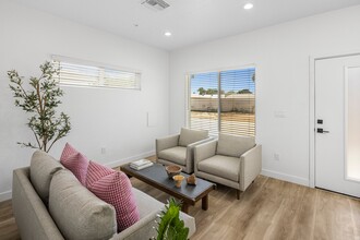 Seven on 10th in Phoenix, AZ - Building Photo - Interior Photo