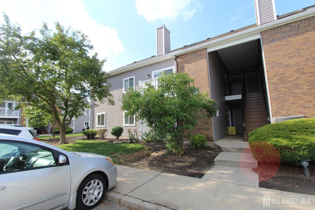 8201 Tamarron Dr in Plainsboro, NJ - Building Photo