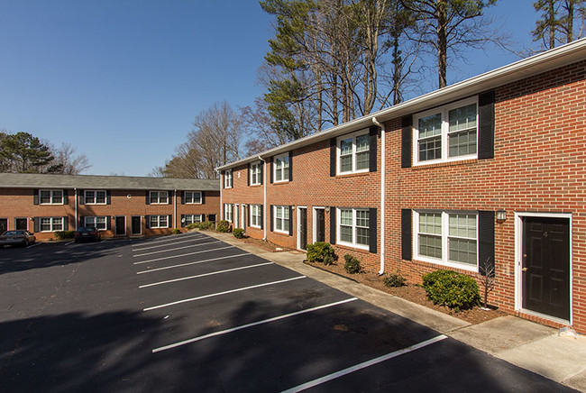 Lilburn School Townhomes in Lilburn, GA - Building Photo - Building Photo