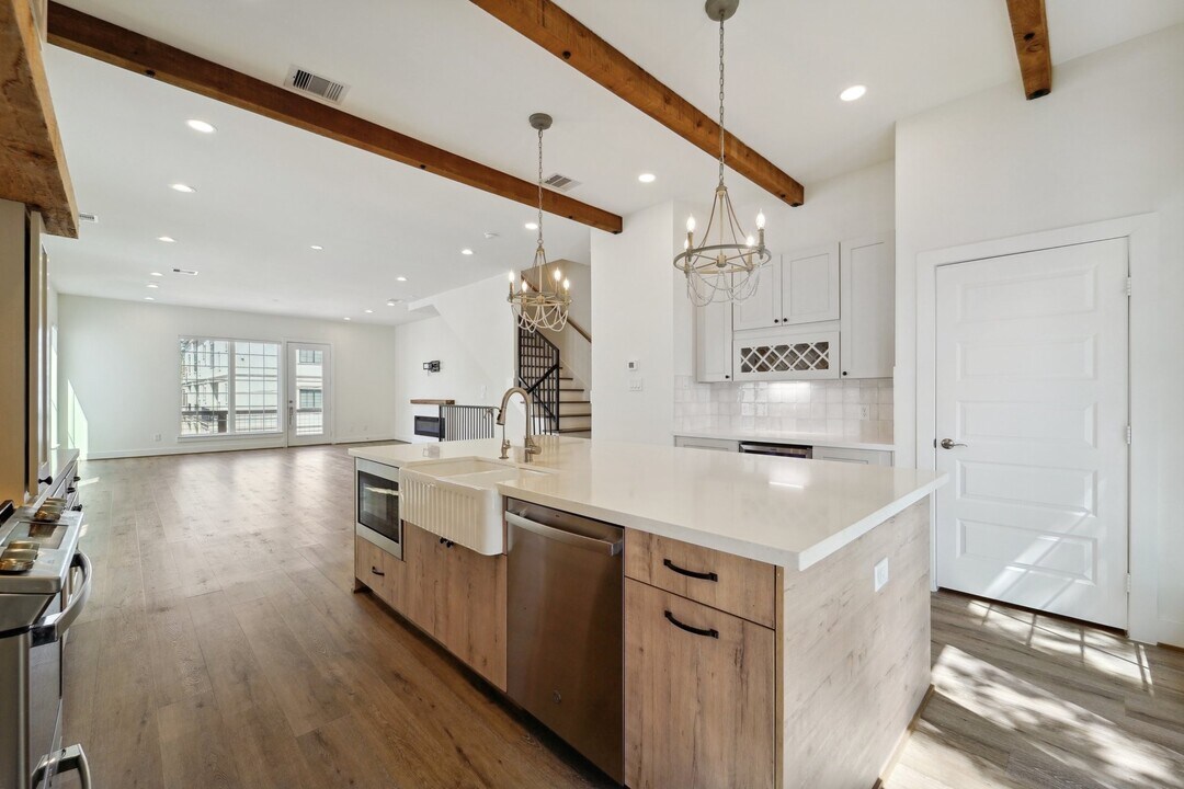 2520 Ohsfeldt St in Houston, TX - Building Photo