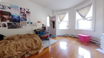 210 Winthrop Rd, Unit 37 Apartamentos