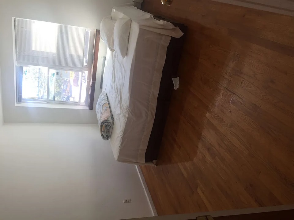 4920 43rd Ave, Unit 2 floor in Woodside, NY - Foto de edificio