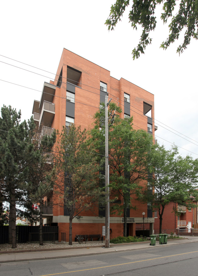 Blake Towers in Toronto, ON - Building Photo - Building Photo