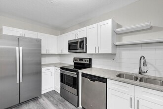 751 Bellevue Ave in Daytona Beach, FL - Building Photo - Building Photo