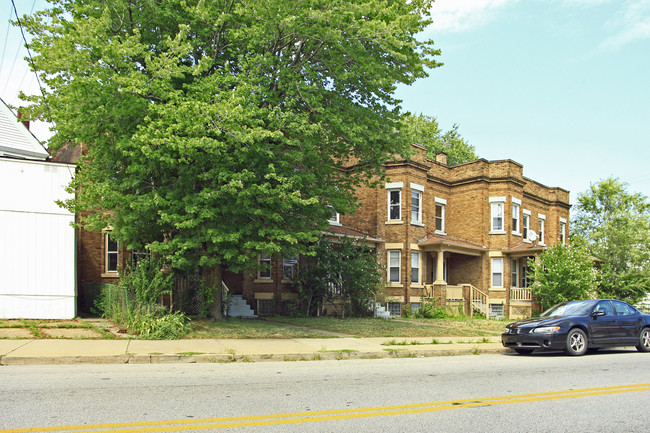 9000 Denison Ave in Cleveland, OH - Building Photo - Building Photo