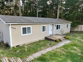 4529 N Siesta Pl in Oak Harbor, WA - Building Photo