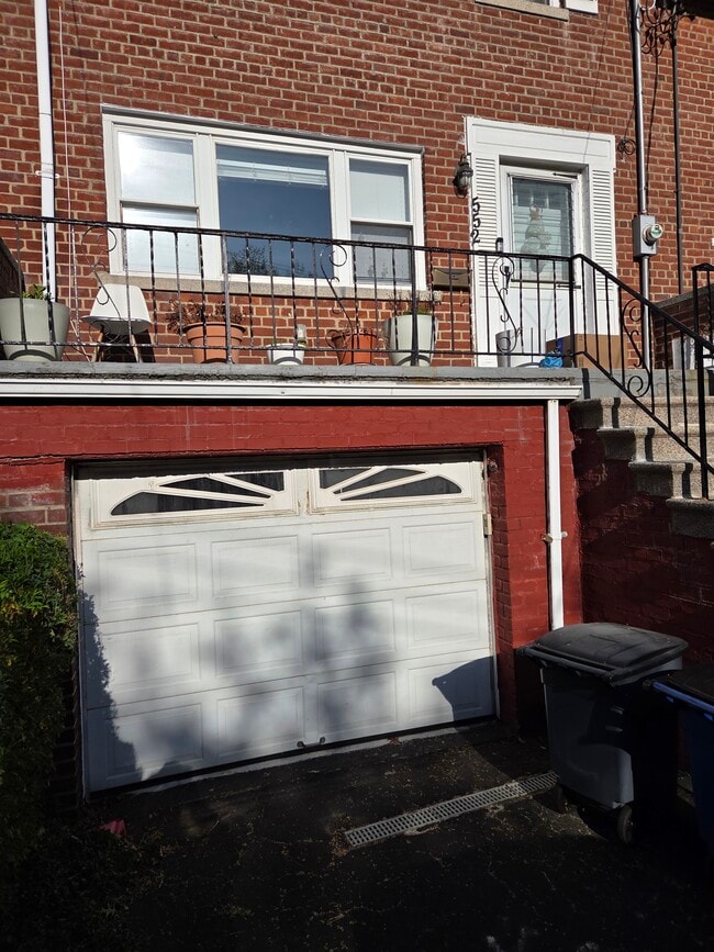 552 Manor Ridge Rd in Pelham, NY - Building Photo - Building Photo