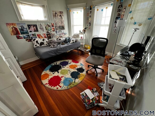 30 Adams St in Medford, MA - Foto de edificio - Building Photo