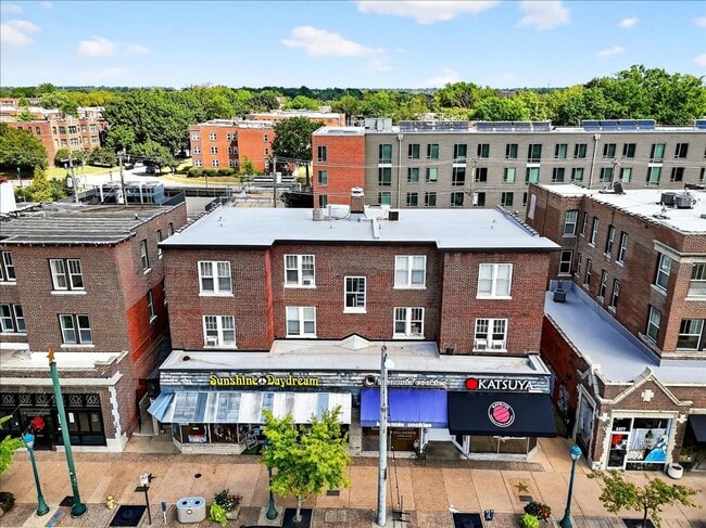 6301 Delmar Blvd in University City, MO - Building Photo - Building Photo