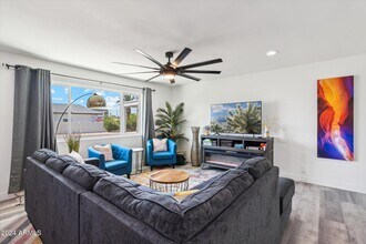 8344 E Bonnie Rose Ave in Scottsdale, AZ - Building Photo - Building Photo