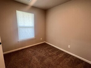 11805 Loren Brook Ln in Yukon, OK - Building Photo - Building Photo