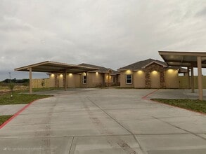 4302 Escondido Ln, Unit C in Harlingen, TX - Building Photo - Building Photo