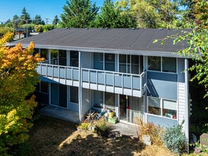 Lennick Court Apartments in Tacoma, WA - Foto de edificio - Building Photo