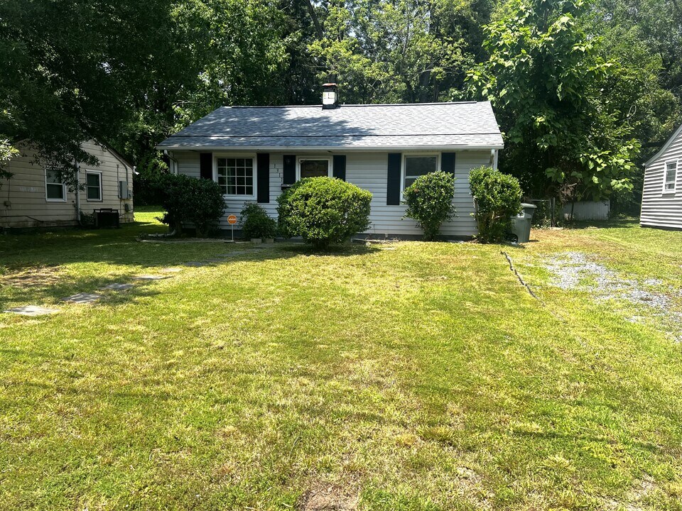 1311 Joyce St in Greensboro, NC - Building Photo